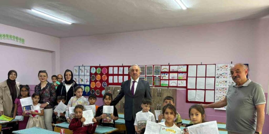 ER- VAK öğrencilerin karne sevincine ortak oldu