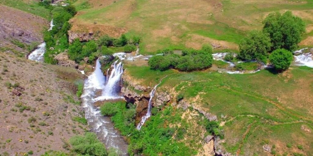 Erzincan’da Konarlı Şelalesi doğal güzelliğiyle ziyaretçilerini bekliyor