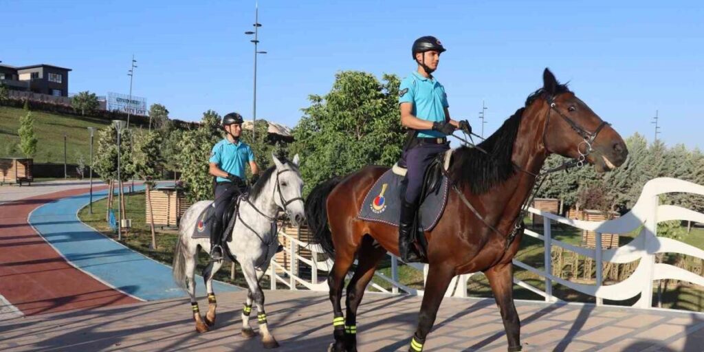 Gaziantep’te atlı jandarma birlikleri görev başında