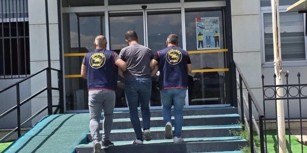 Gaziantep’te jandarma operasyonuyla yakalanan FETÖ üyesi tutuklandı