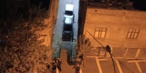 Gece yarısı 2 kardeşin silahlı kavgası mahalleliyi canından bezdirdi