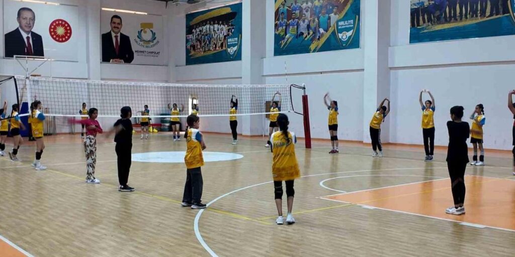 Haliliye Belediyesi salon sporlarıyla gençleri geleceğe hazırlıyor