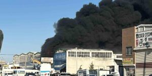 Hırdavat deposunda çıkan yangına TOMA ile müdahale edildi