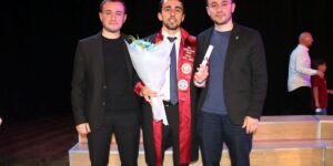 İkiz doktorların kardeşi de doktor oldu