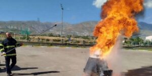 İtfaiyeden kurum personellerine yangın eğitimi