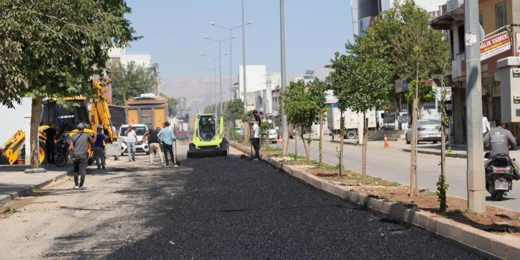 Karapınar caddesinde asfalt dökümüne başlandı