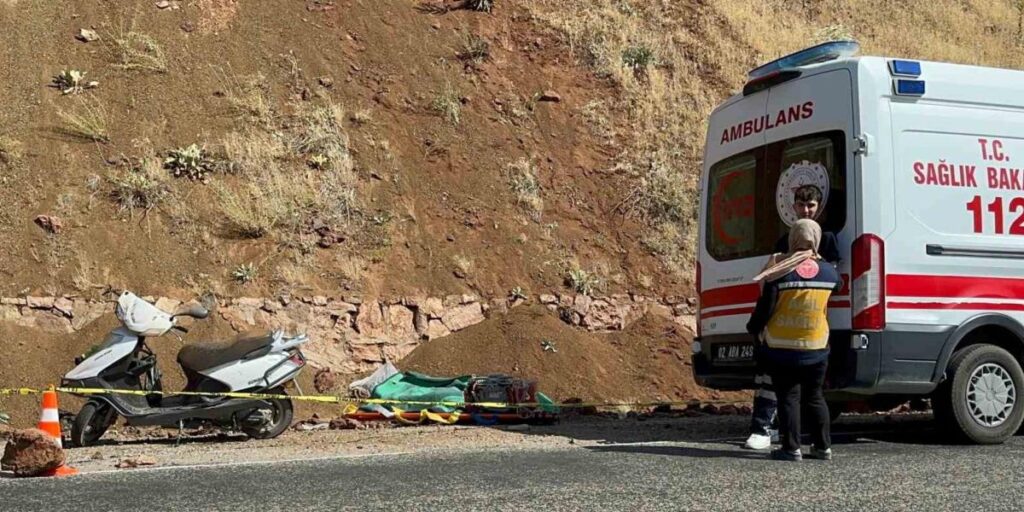 Kontrolden çıkan motosiklet devrildi: 1 ölü, 1 yaralı