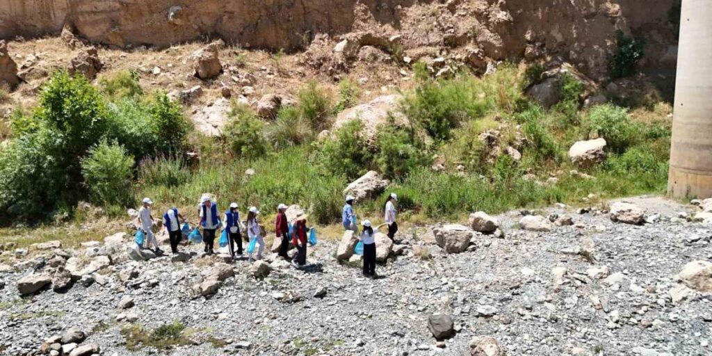Mardin Ilısu Barajı’nda çöp toplama etkinliği düzenlendi