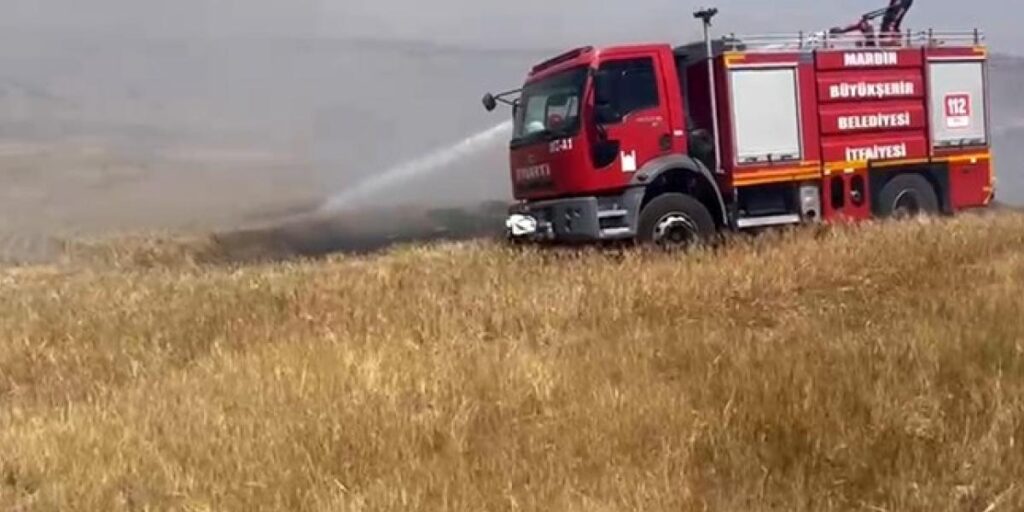 Mardin’de ekili arazide çıkan yangın söndürüldü
