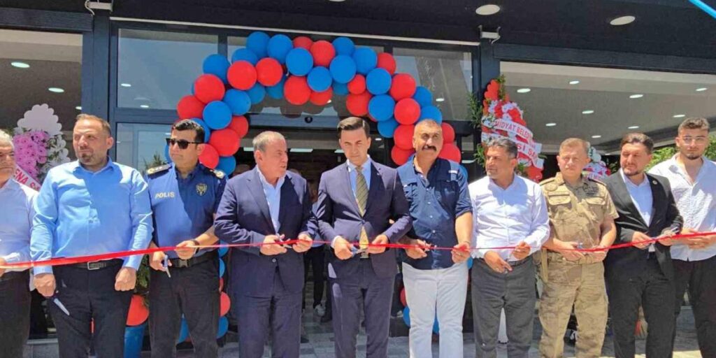 Mardin’in plakasını simgeleyen 47 metrelik kebap yapıldı