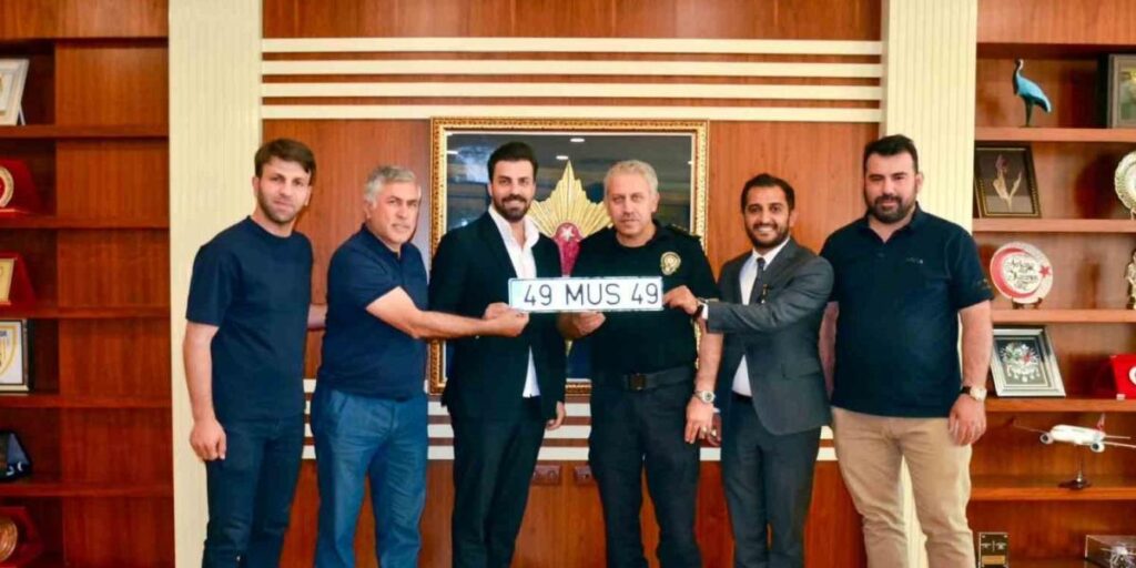 Muşspor’a özel ’49 MUS 49’ plakası hediye edildi