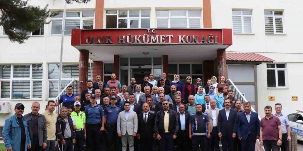 Olur Kaymakamı Kini’ye duygusal veda