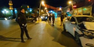 Otomobil içerisindeki tartışma kazaya neden oldu