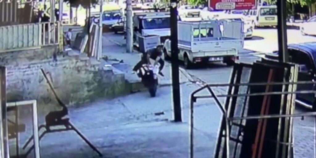 Şanlıurfa’da motosiklet kazasında facianın eşiğinden dönüldü