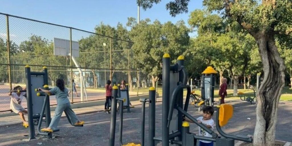 Siirt’te 7 yaşındaki çocuk, parmağını parktaki spor aletine sıkıştırdı