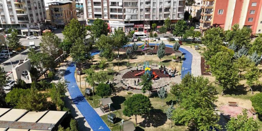 Siirt’te parklar yenileniyor