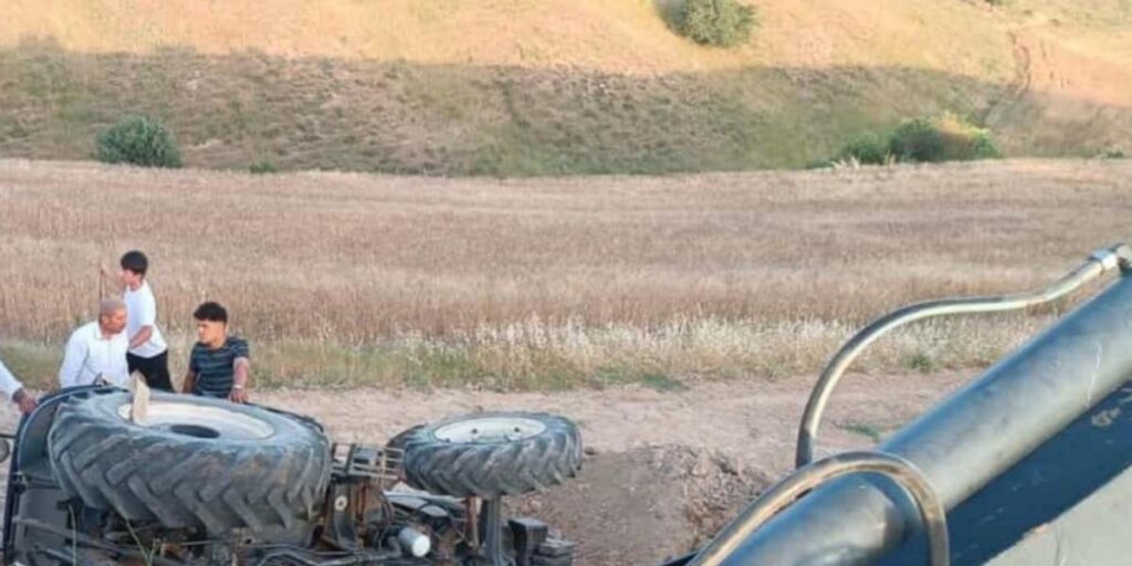 Siirt’te traktör devrildi: 2 yaralı