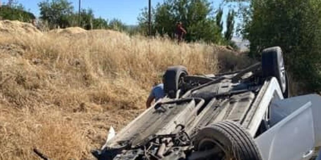 Sürücüsünün kontrolünden çıkan otomobil takla attı: 2 yaralı