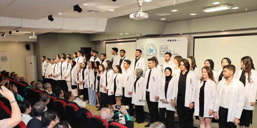 Tıp Fakültesi Beyaz Önlük Giyme Töreni gerçekleştirildi