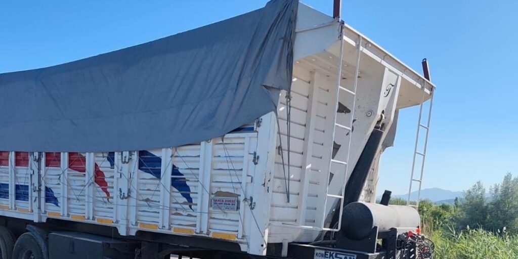 Tır ile beton mikseri çarpıştı: 1 yaralı