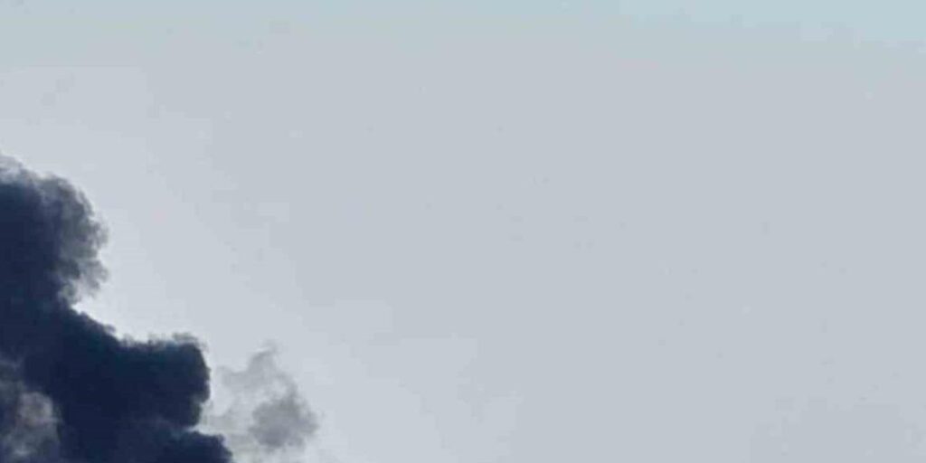 Trafo merkezindeki yangına müdahale eden işçi dumandan etkilendi