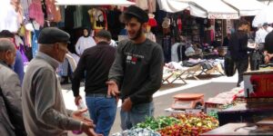 Van’da bayram telaşı başladı: Çarşı ve pazarda renkli görüntüler