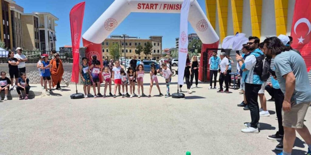 Van’da duatlon bölge yarışmaları yapıldı