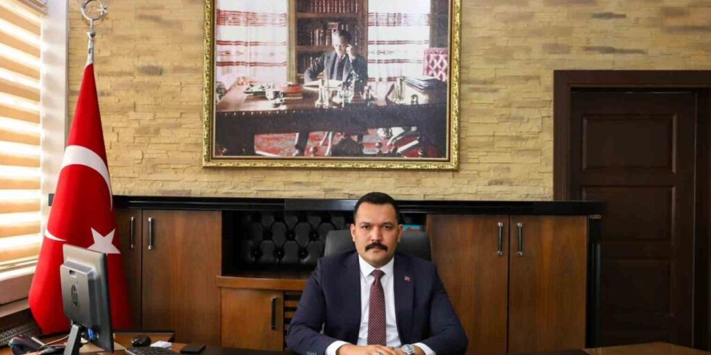 Van’ın Muradiye Kaymakamı Türkmenoğlu göreve başladı