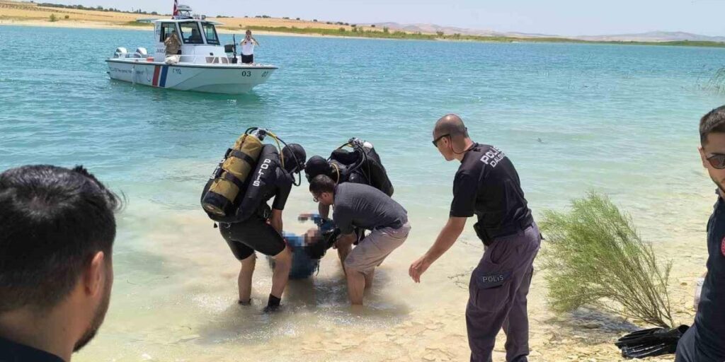 Yeğenini kurtarmaya çalışan amca boğuldu