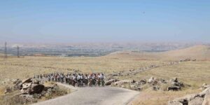 Yüzlerce bisikletli tarihi yerlere ulaşmak için pedal çevirdi