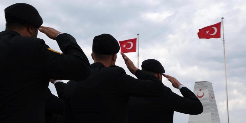 15 Temmuz kapsamında Garnizon Şehitliğinde anma programı düzenlendi