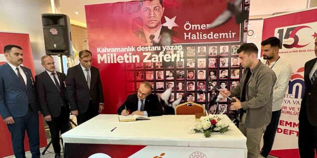 15 Temmuz Temalı Sergi ve Anı Defteri ilgi gördü