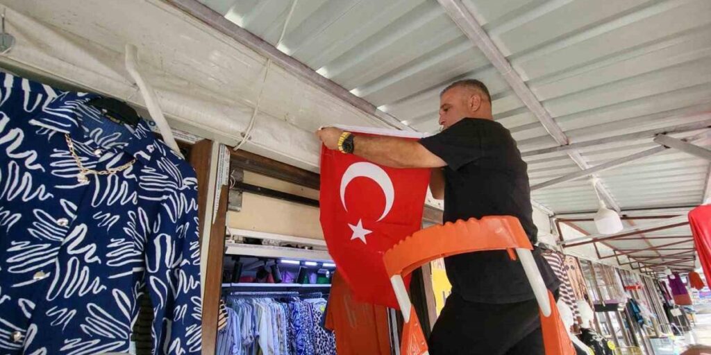 Adıyaman bayraklarla donatıldı