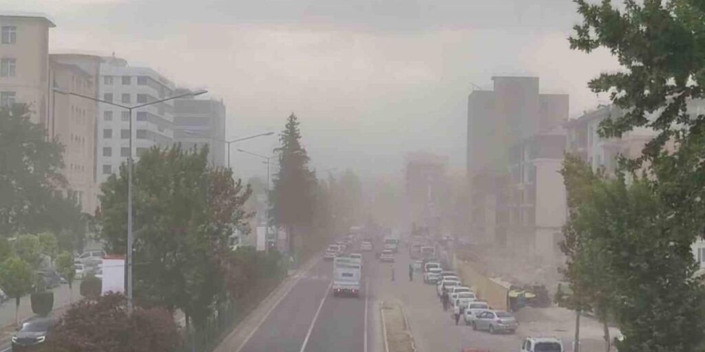 Adıyaman’da önce toz taşınımı sonra yağmur etkili oldu