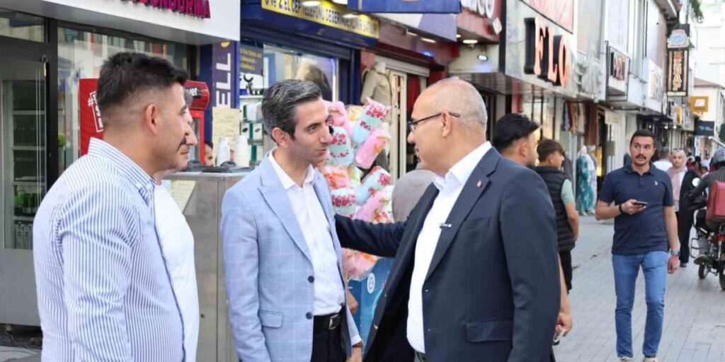 Ağrı Valisi Koç esnafı ziyaret etti, vatandaşların taleplerini dinledi