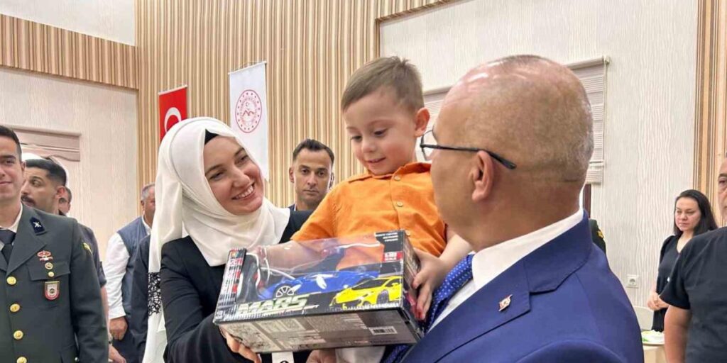 Ağrı’da 15 Temmuz şehitleri anısına yemek programı düzenlendi