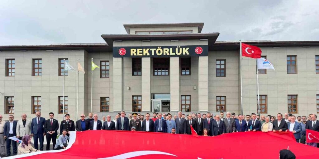 Ağrı’da “İmparatorluktan Cumhuriyete Türkiye’de Vesayet” konferansı