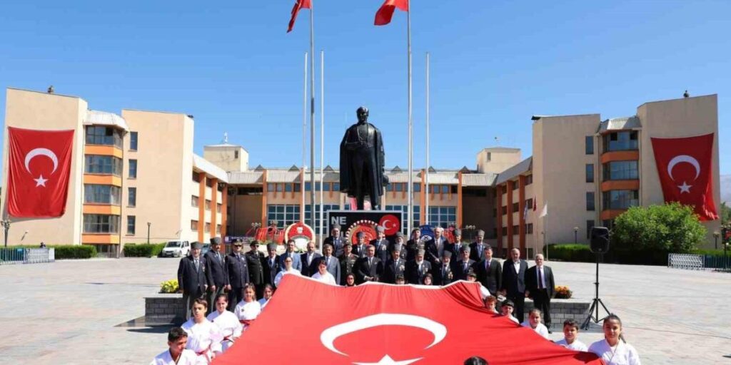 Atatürk’ün Erzincan’a gelişinin 106’ncı yıl dönümü törenle kutlandı