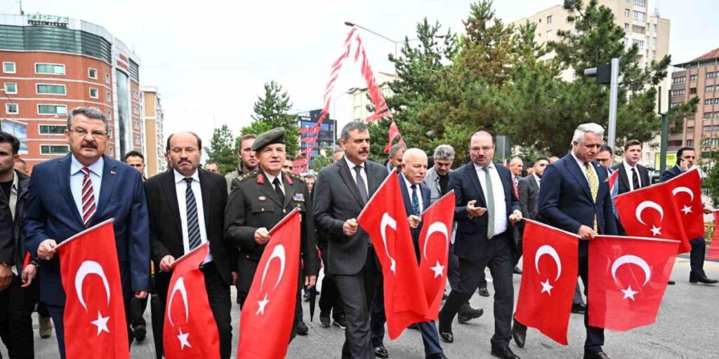 Atatürk’ün Erzurum’a gelişinin 106. yıl dönümü törenle kutlandı