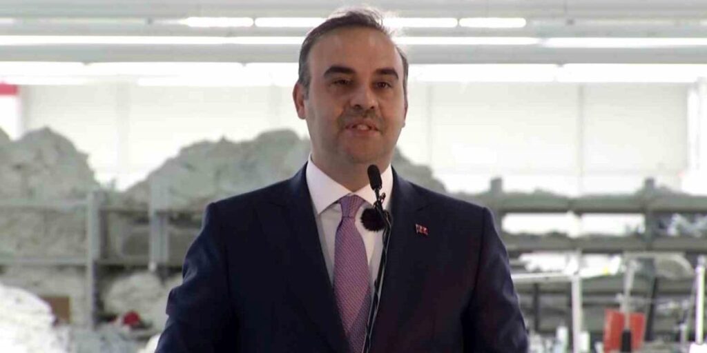 Bakan Kacır: “Milli gelirimizi son 23 yılda 236 milyar dolardan 1,3 trilyon dolara yükselttik”
