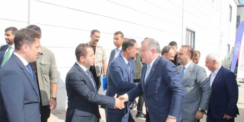 Bakan Kacır ve Bak, Siirt’te ’Çalışan ve Üreten Gençler Programı’na katıldı