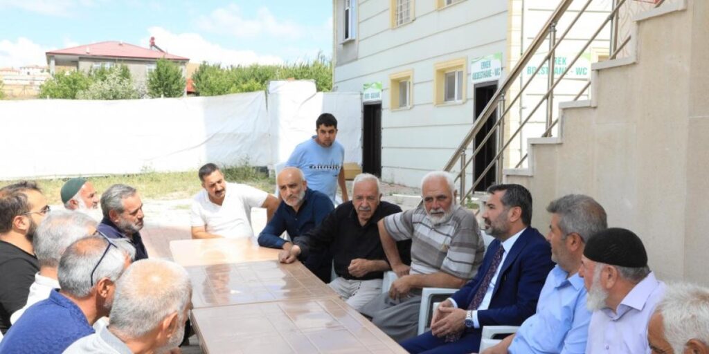 Başkan Şerifoğulları mahalle ziyaretlerinde