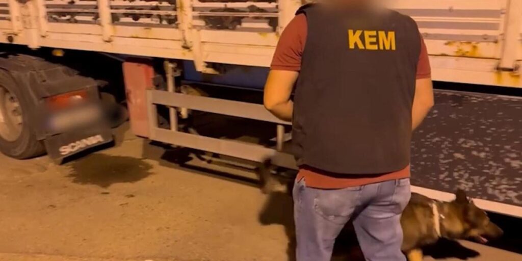 Batman’da durdurulan tırda 27 kilogram esrar ele geçirildi