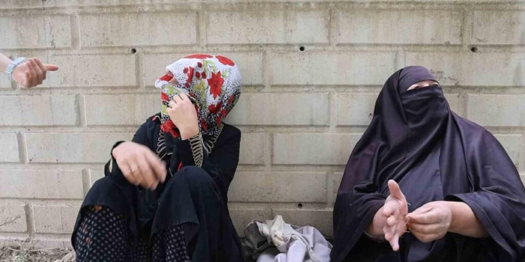Dilencilerden pes dedirten savunma: Biri ’Namaz kılacağım’, diğeri ’Yasak olduğunu bilmiyordum’ dedi