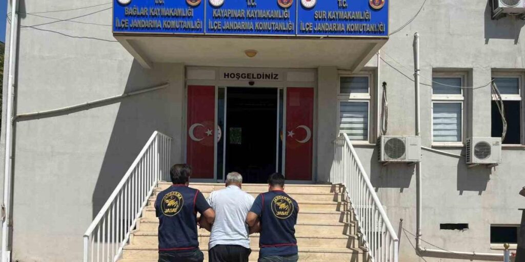 Diyarbakır’da çeşitli suçlardan aranan firari 4 kişi yakalandı