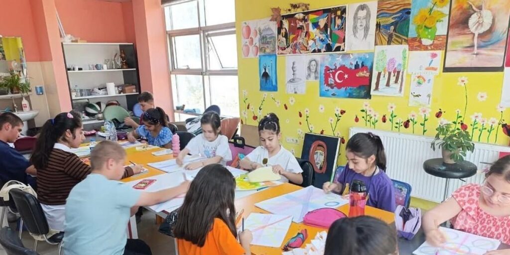 Doğubayazıt’ta hayal gücünü renklerle buluştur etkinliği