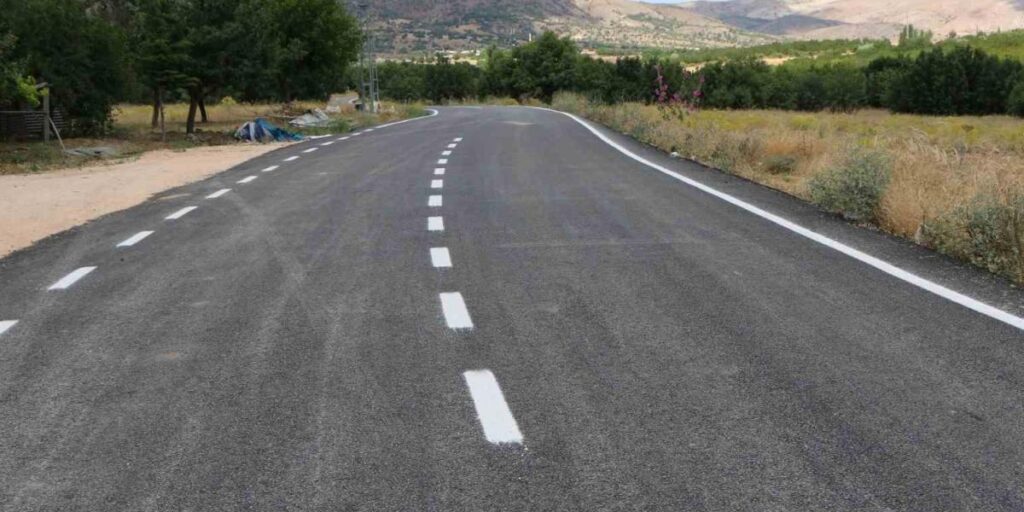 Elazığ’da 4 köyün BSK kaplamalı yol çalışması tamamlandı