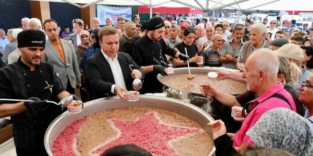 Erzincan’da 3 bin kişilik aşure ikramı