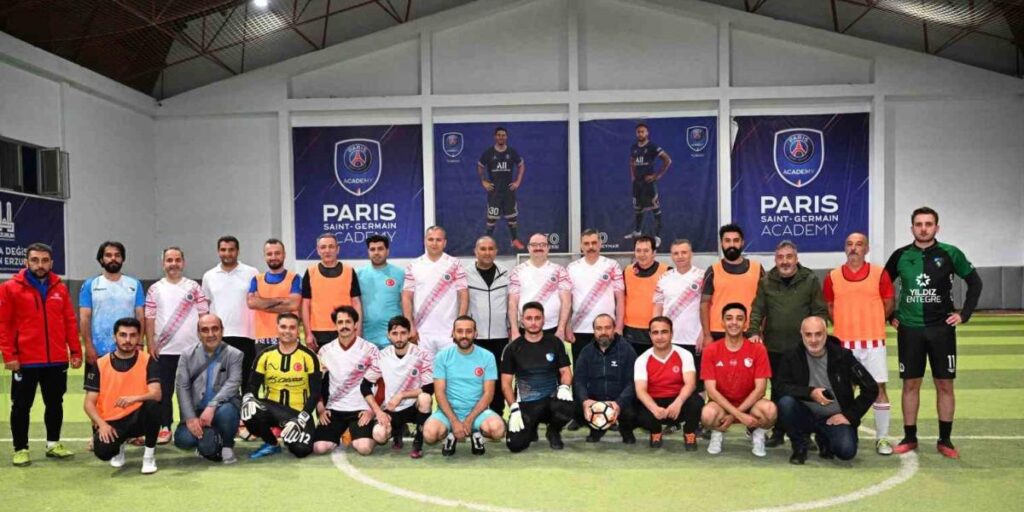 Erzurum protokolü ve medya mensupları “Sağlıklı yaşam için” sahaya çıktı