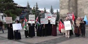 Erzurum’da sağlık çalışanları Gazze için yürüdü